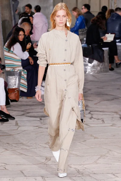 Look 38